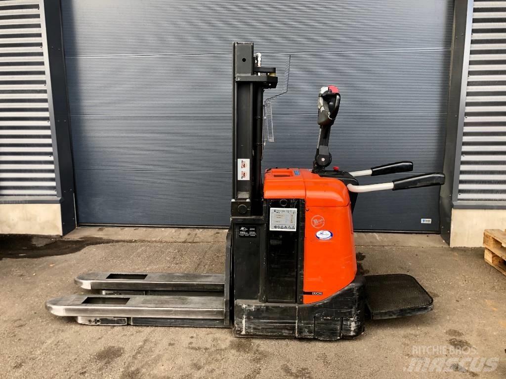 BT SPE 125 Ajettavat pinoamisvaunut