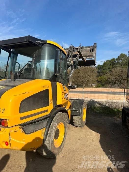 JCB 407 Pyöräkuormaajat