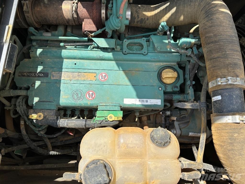 Volvo EC 220 E L Telakaivukoneet