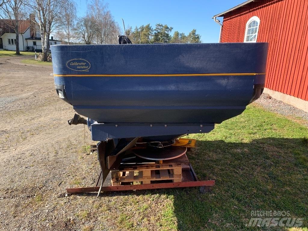 Bogballe M2 Lannoitteenlevittimet