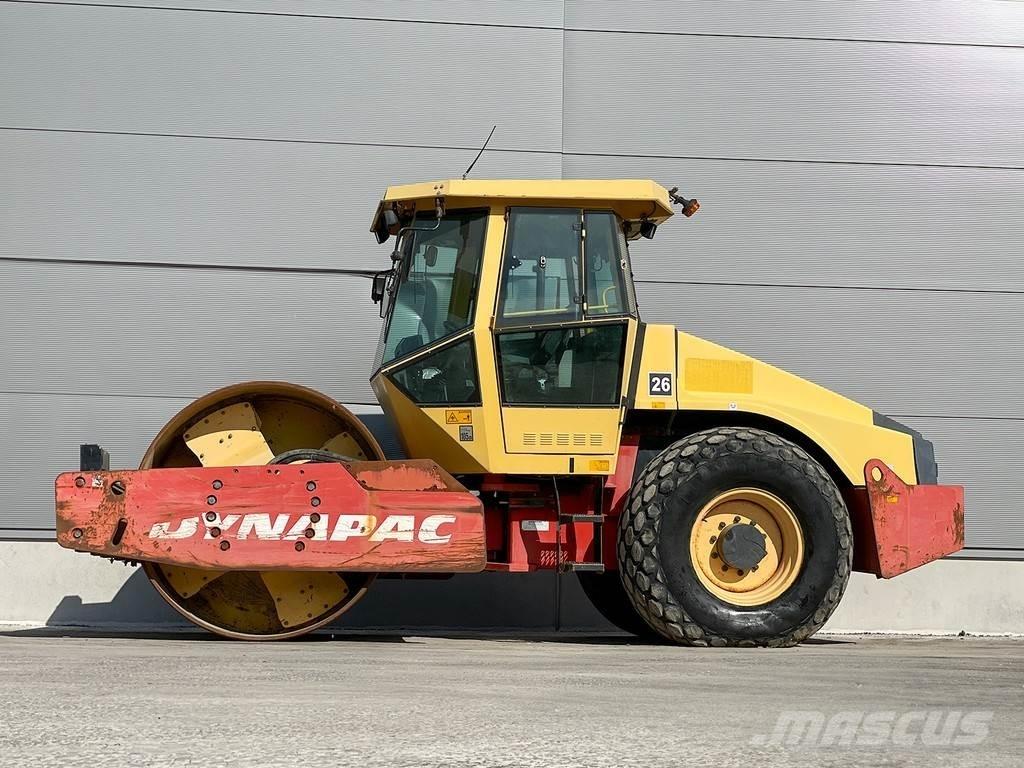 Dynapac CA302D Yksivalssijyrät