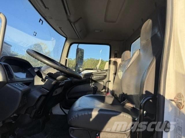 Hino 338 Juomien jakeluautot