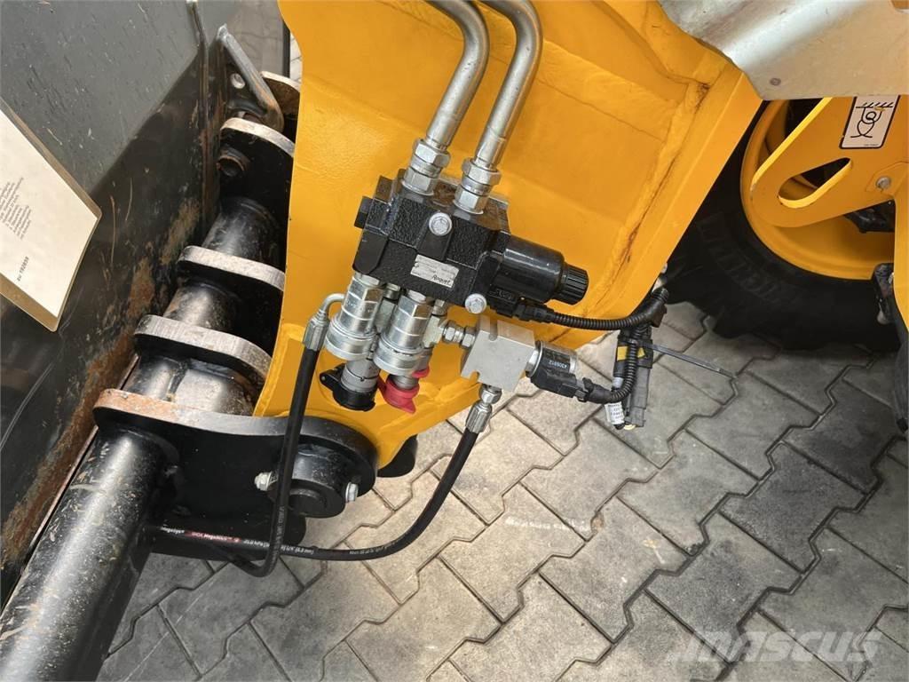 JCB 525-60 Hi Viz Maatalouskurottajat
