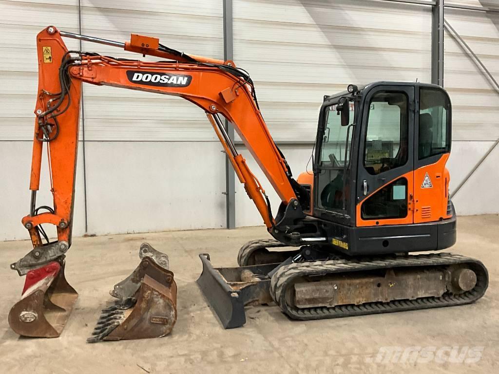 Doosan DX 63-3 Minikaivukoneet < 7t