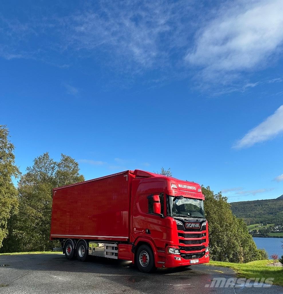 Scania R 590 Hakekuorma-autot