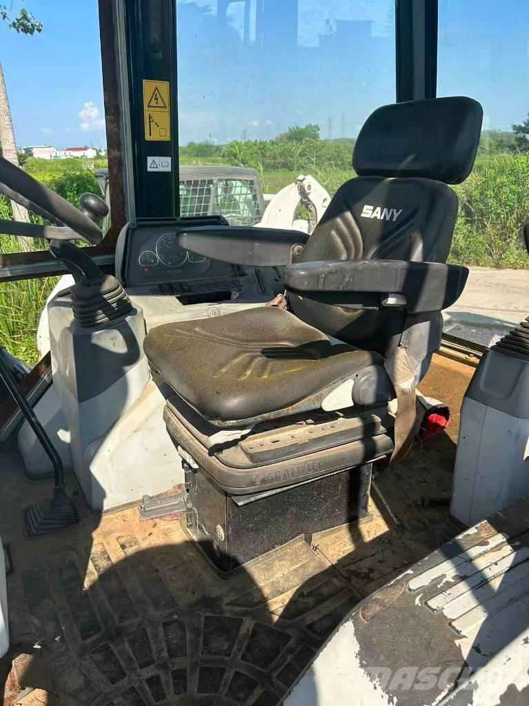 Sany BL 70 C Kaivurikuormaajat