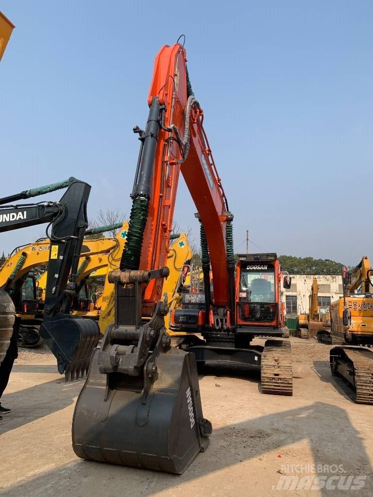 Doosan DX 300 LCA Telakaivukoneet