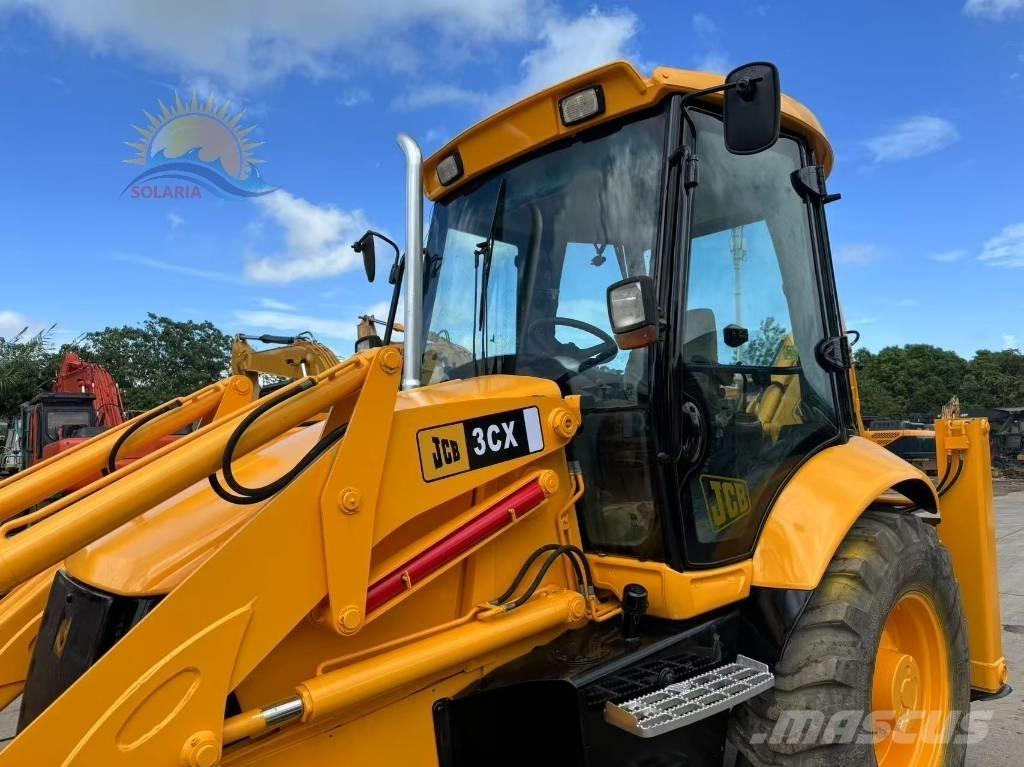 JCB 3 CX Kaivurikuormaajat