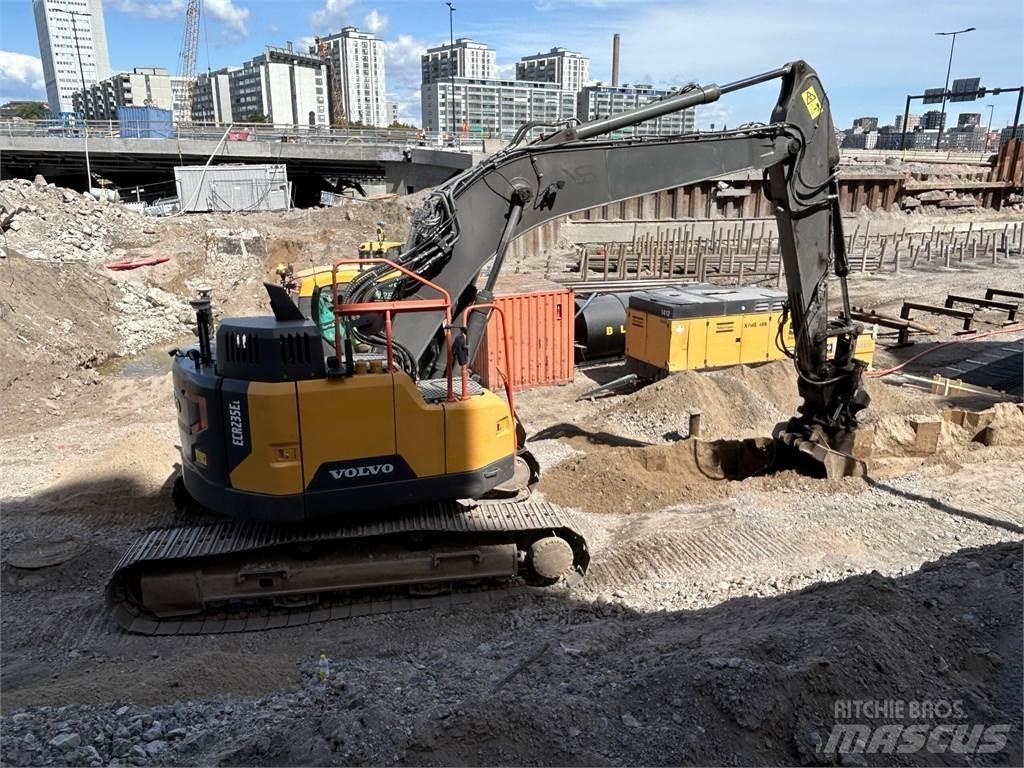 Volvo ECR235EL Telakaivukoneet