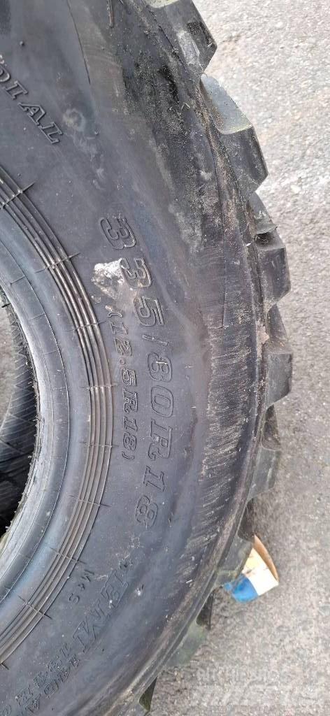 Dunlop 335/80R18 Renkaat ja vanteet