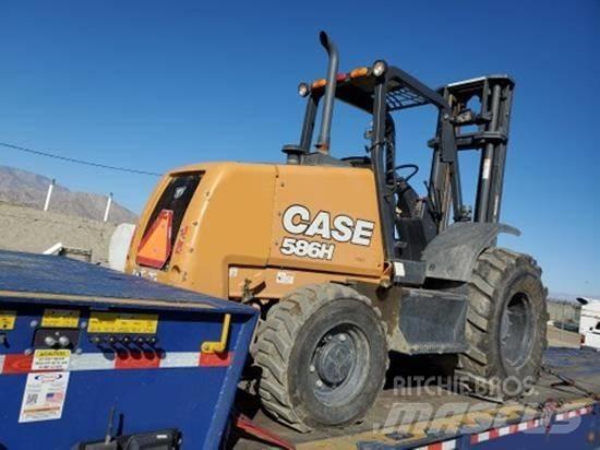 CASE 586H Maastotrukit