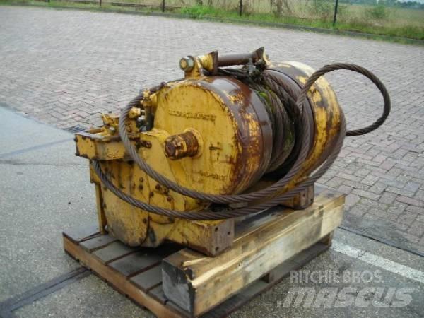 Komatsu D65E WINCH Muut