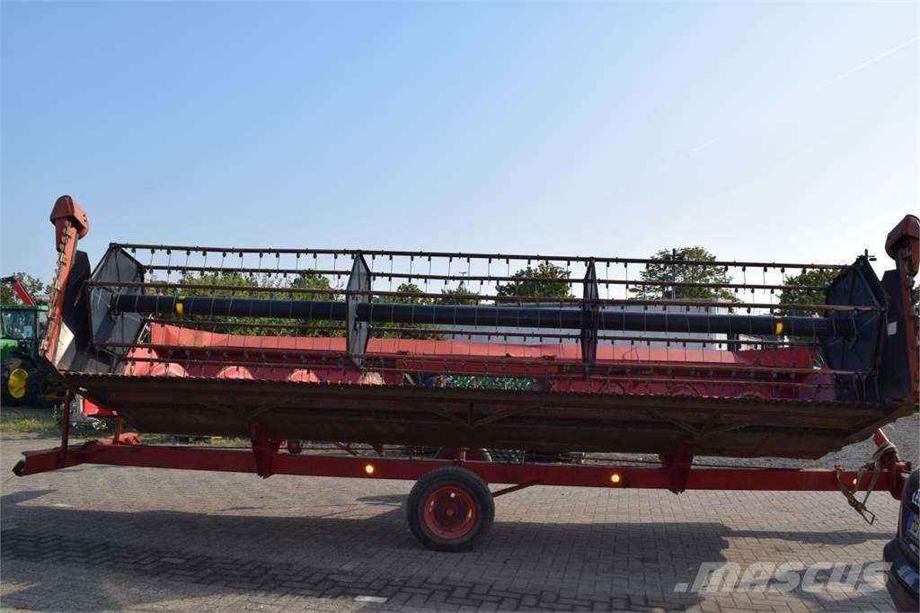 Case IH 1680 Axial Leikkuupuimurit