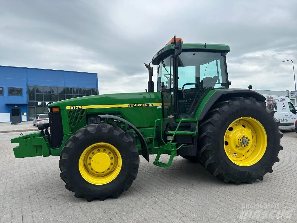 John Deere 8100 Traktorit