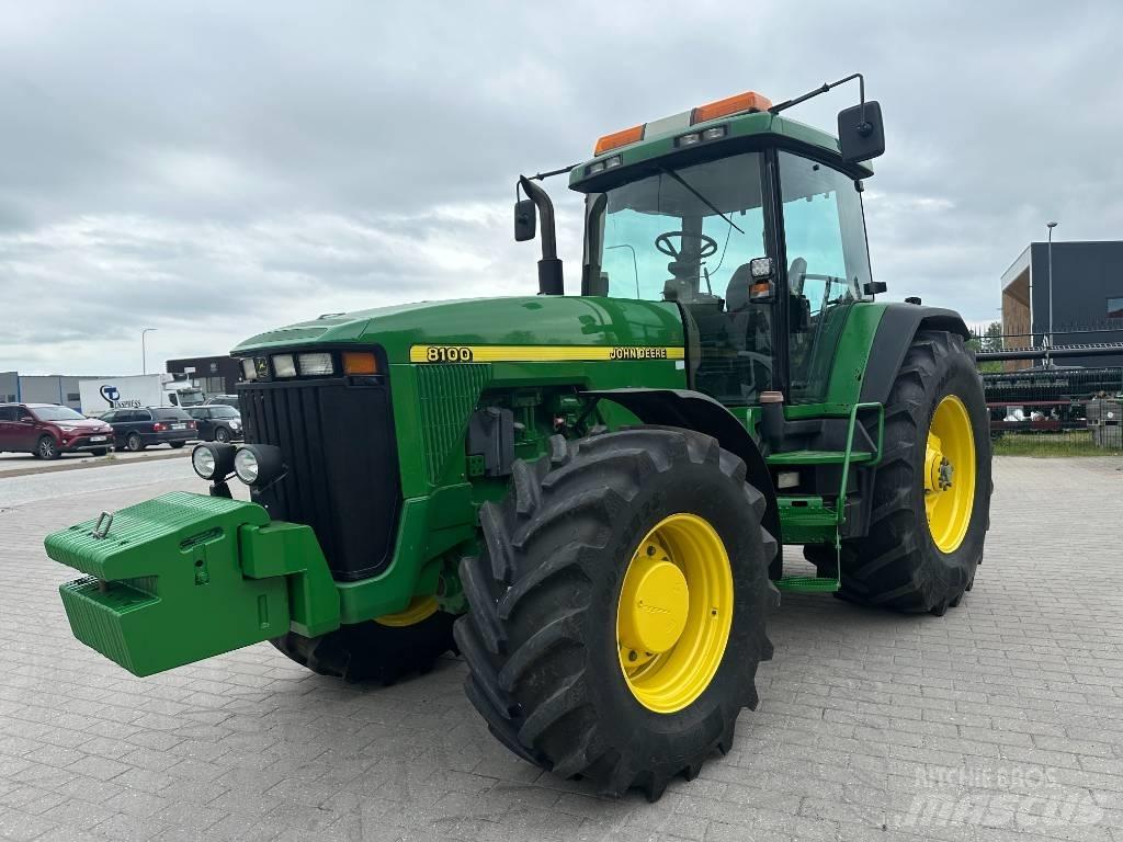 John Deere 8100 Traktorit