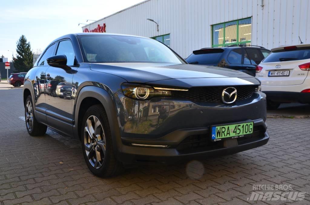 Mazda MX-30 Henkilöautot