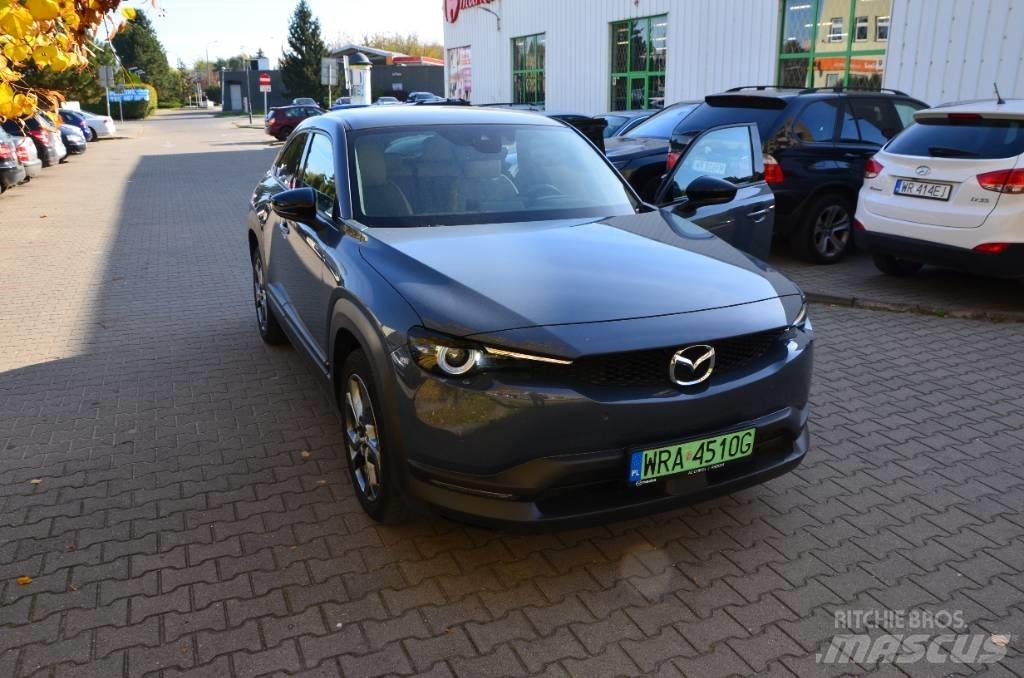Mazda MX-30 Henkilöautot