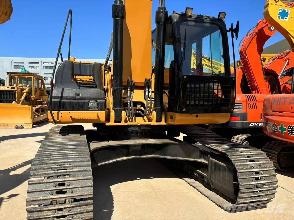 CAT 325 D Telakaivukoneet