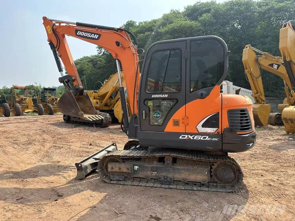 Doosan DX 60 Telakaivukoneet