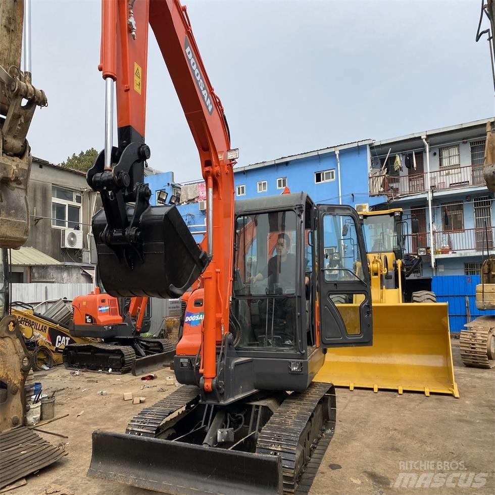Doosan DX 60 Telakaivukoneet