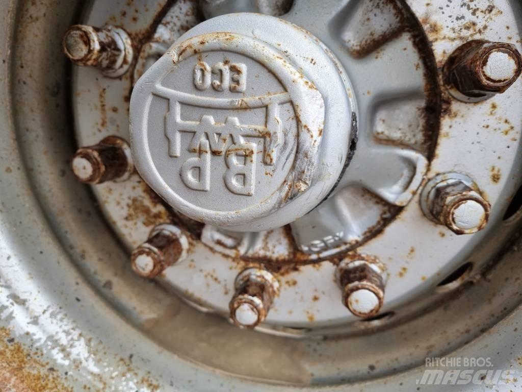 Schmitz OVRIGA Nostolava puoliperävaunut