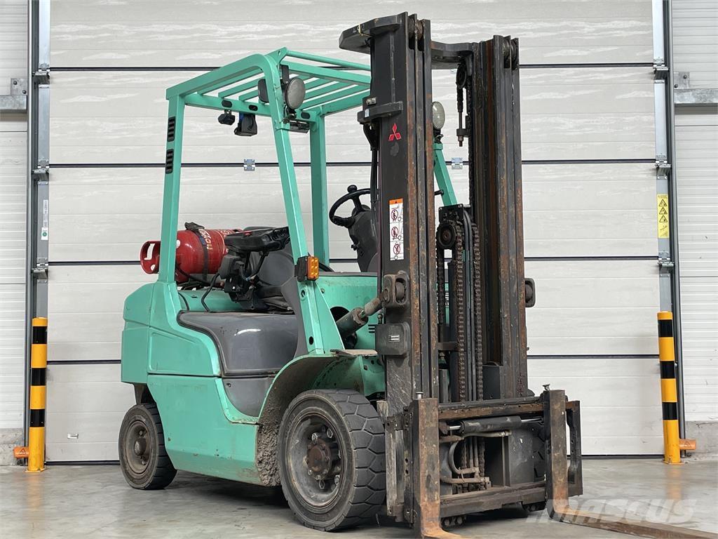 Mitsubishi FG25T Nestekaasutrukit