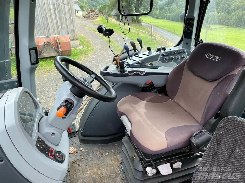 Valtra N134  HiTECH Traktorit