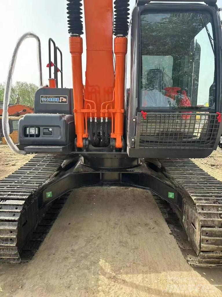Hitachi ZX 130 Telakaivukoneet