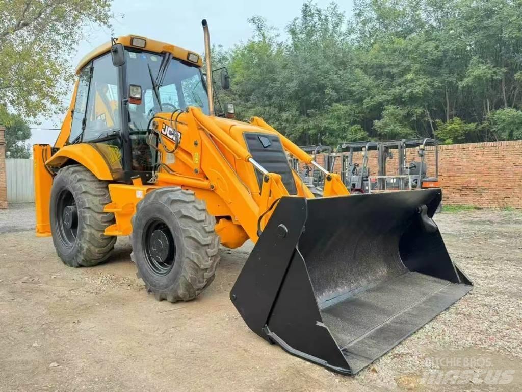JCB 3 CX Kaivurikuormaajat