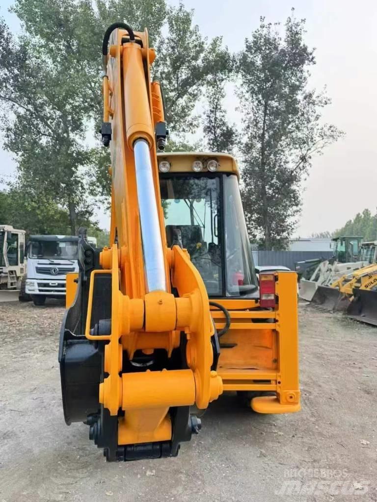 JCB 3 CX Kaivurikuormaajat