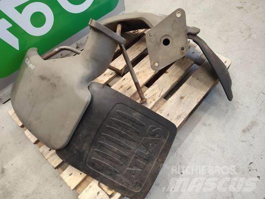 Atlas AR 65 fender Ohjaamo ja sisusta