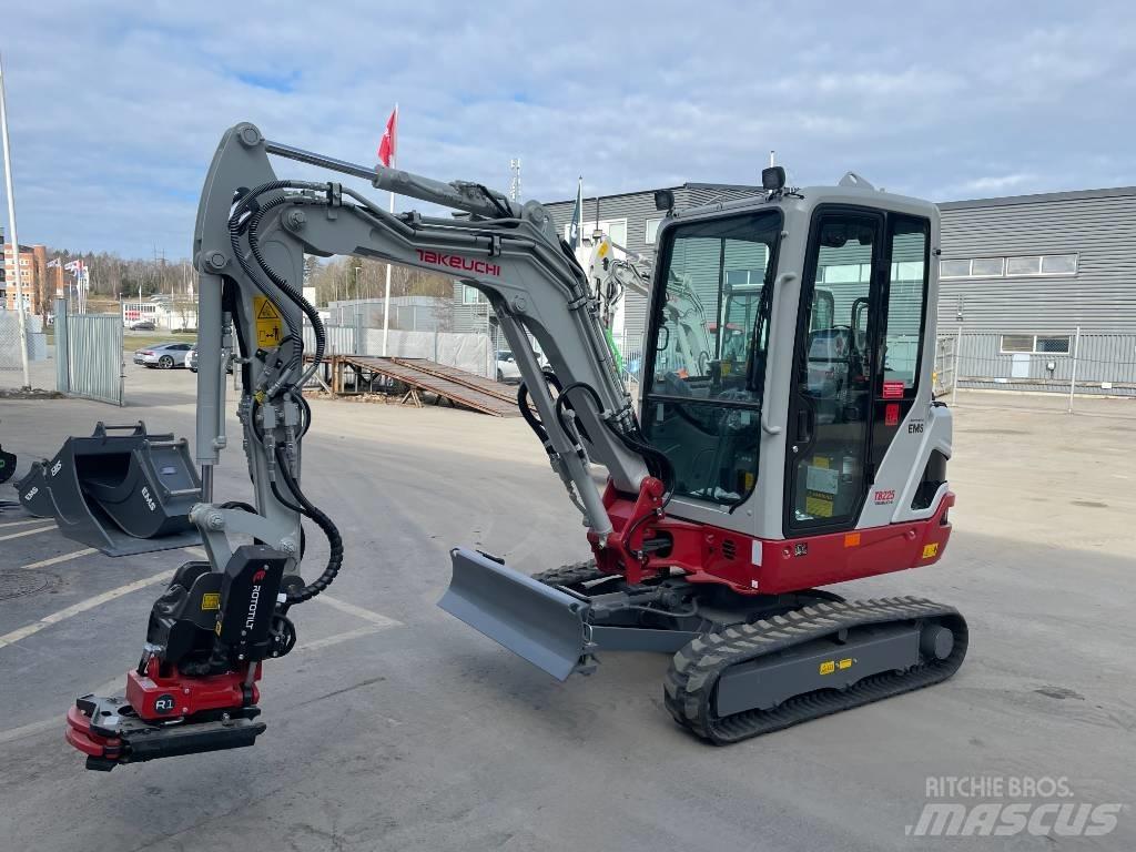 Takeuchi TB 225 Minikaivukoneet < 7t