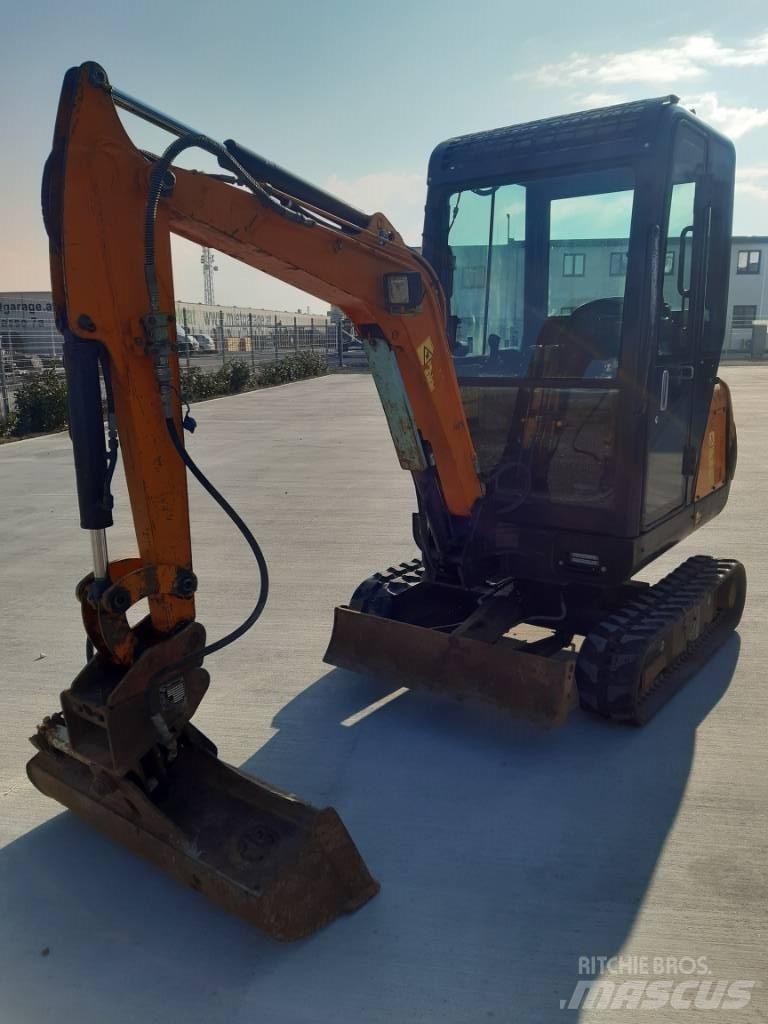 Hanix N 15B Minikaivukoneet < 7t
