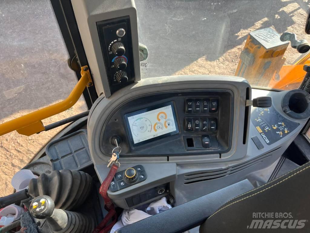 JCB 3 CX Midikaivukoneet 7t - 12t