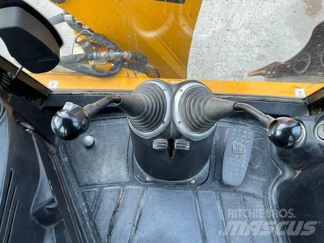 JCB 4 CX Kaivurikuormaajat