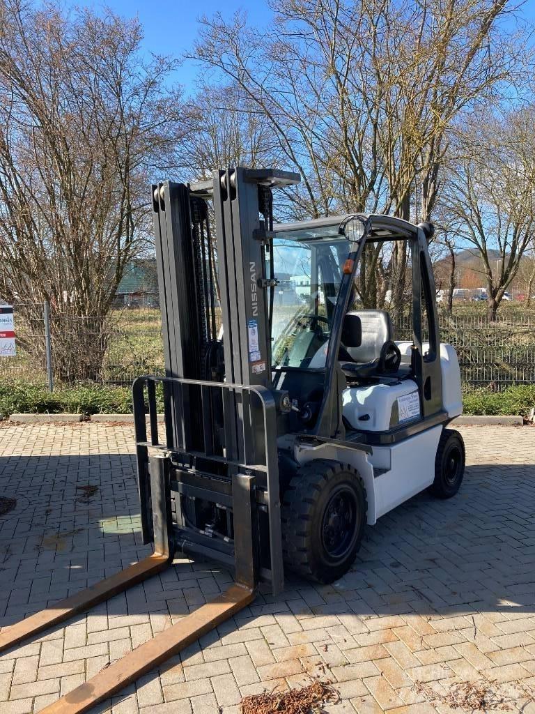 Nissan YG1D2A32Q Dieseltrukit