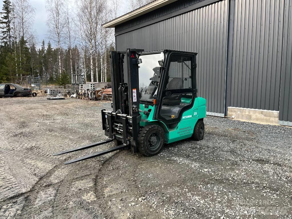 Mitsubishi FD25NT Dieseltrukit
