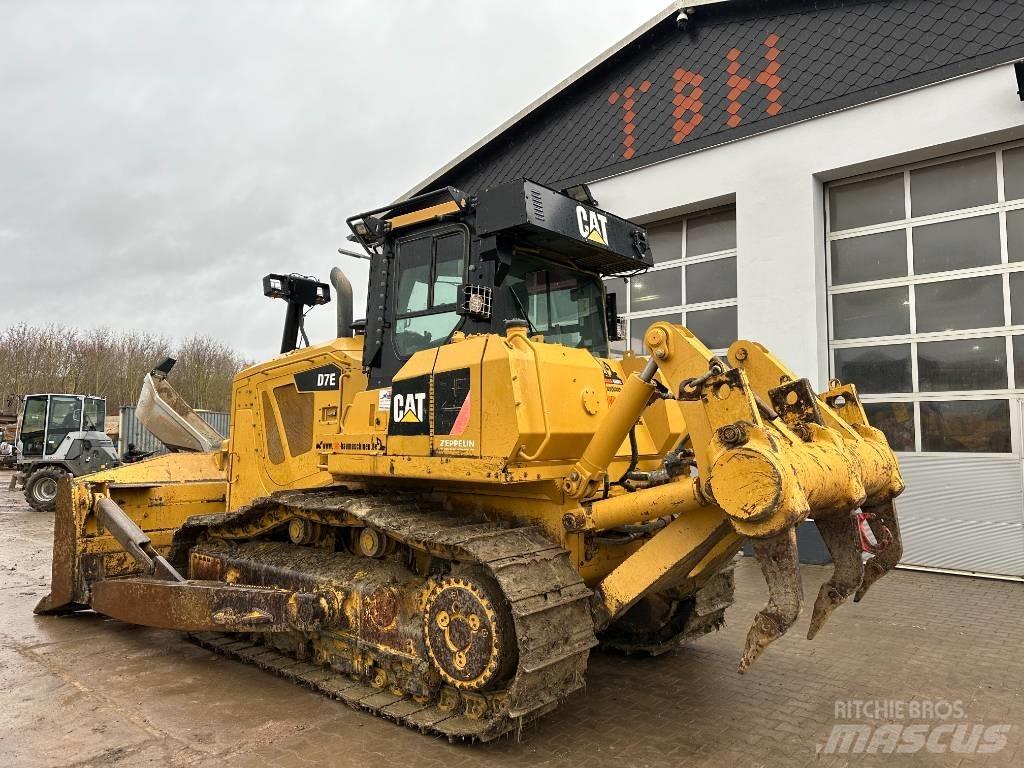 CAT D 7 E Telaketjupuskutraktorit