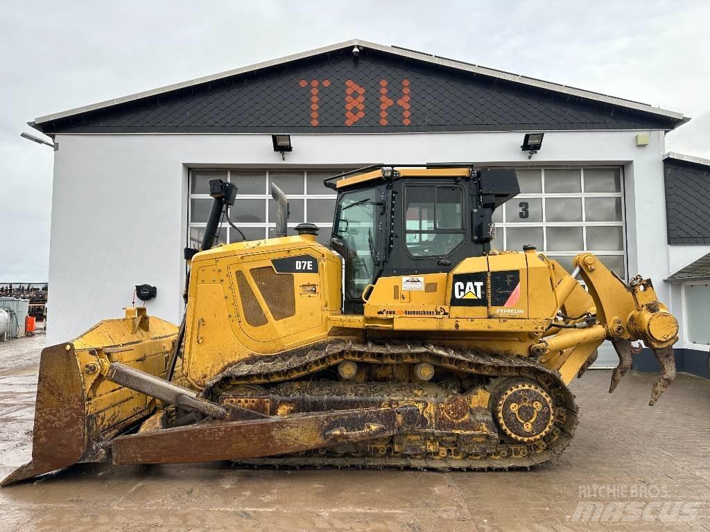 CAT D 7 E Telaketjupuskutraktorit