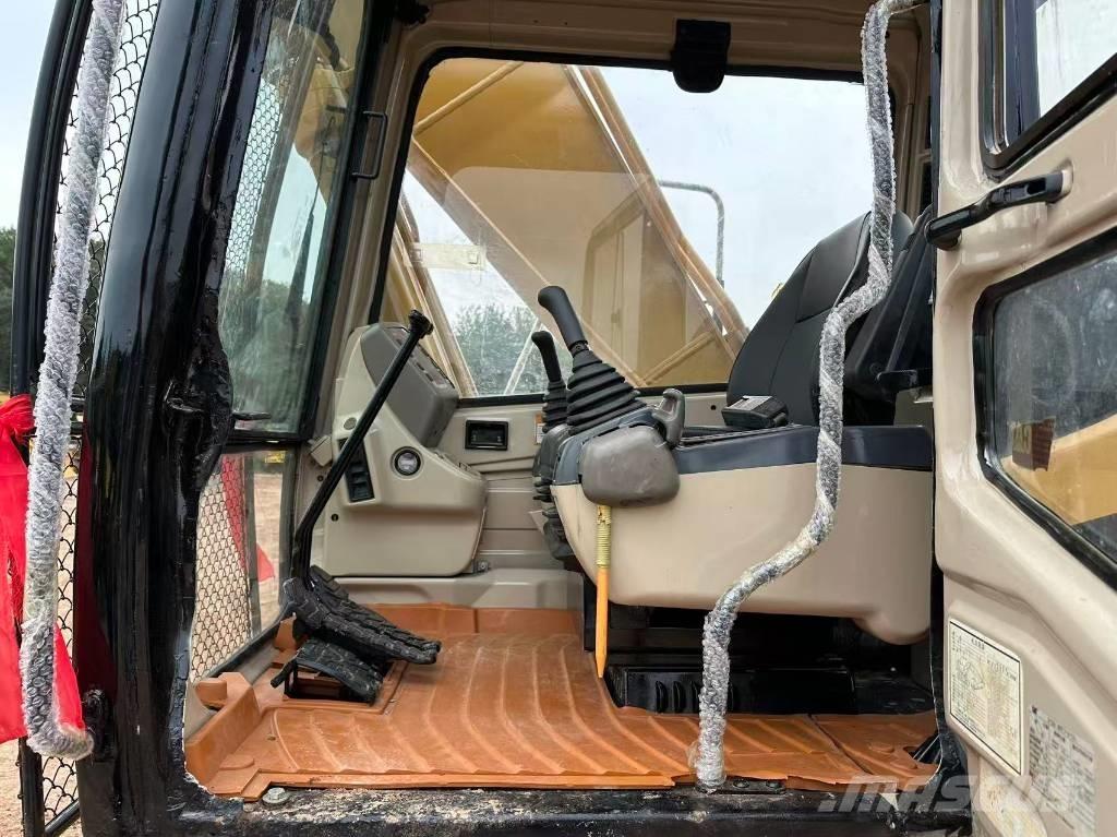 CAT 320 B L Telakaivukoneet