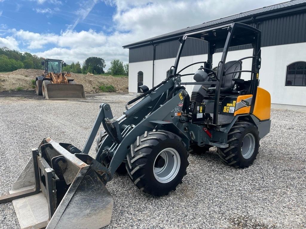 GiANT G2700 Extra Pienkuormaajat