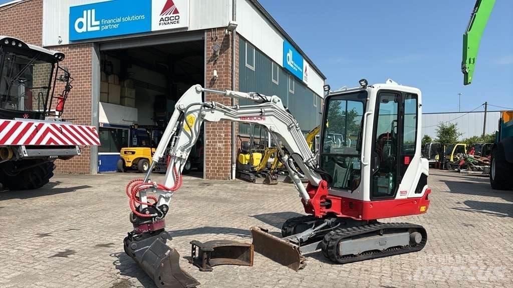 Takeuchi TB225 Minikaivukoneet < 7t