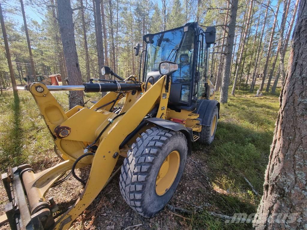 CAT 908M -2015 Pyöräkuormaajat