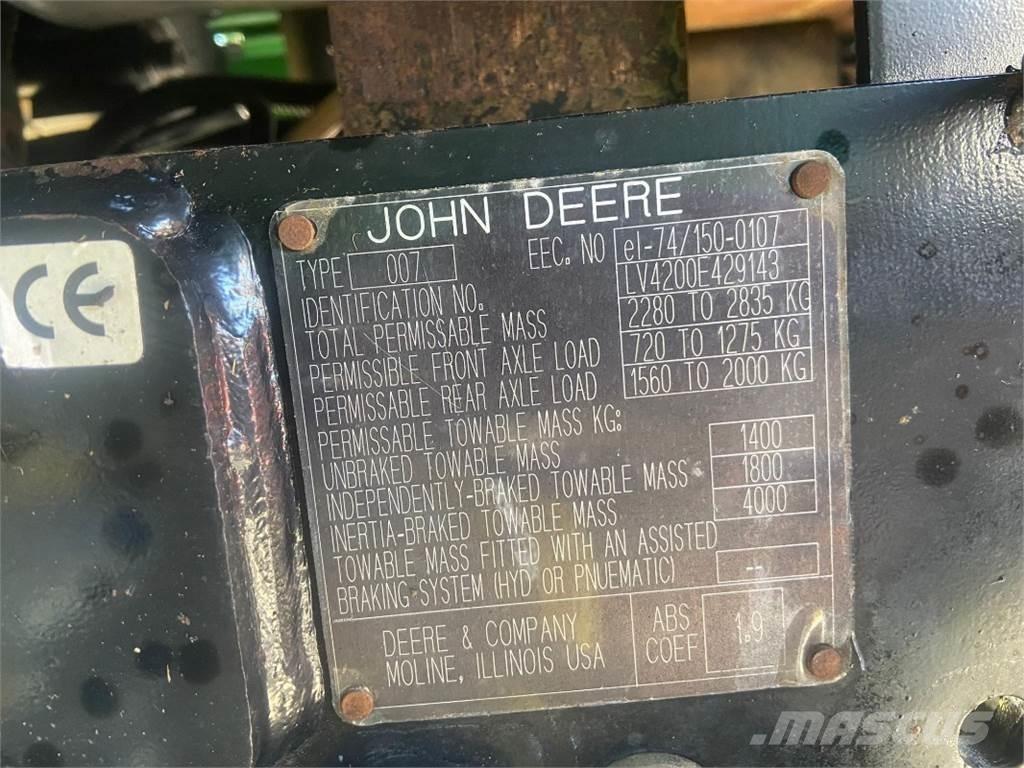 John Deere 4200 Taajamatraktorit