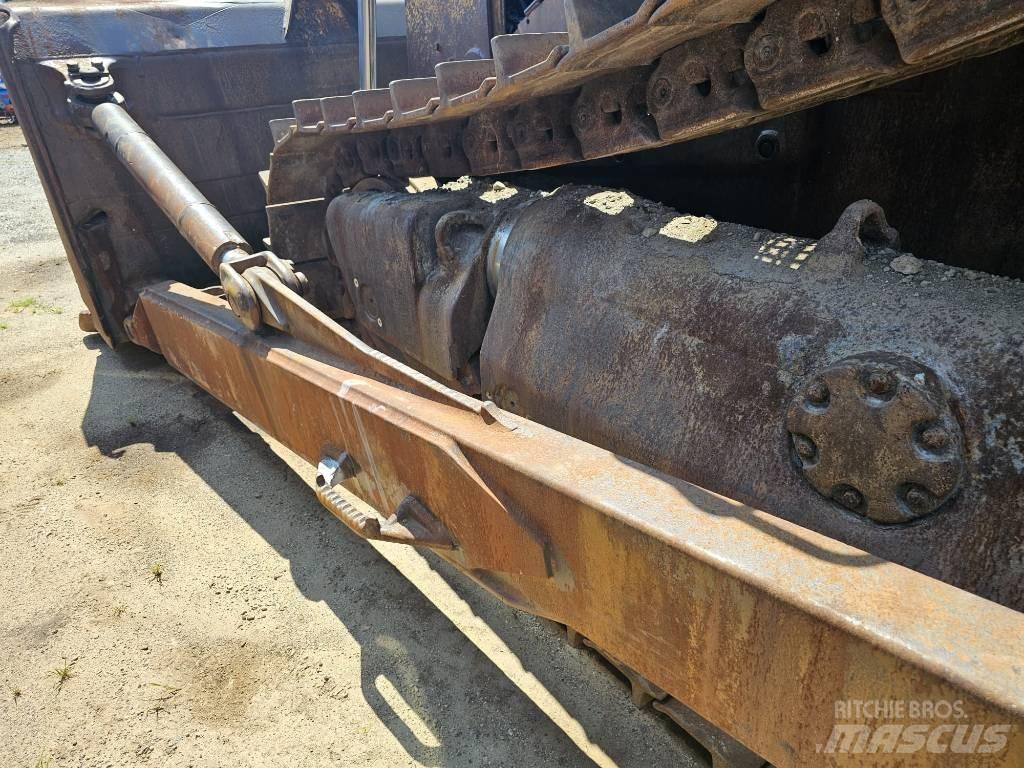 CAT D8N Telaketjupuskutraktorit
