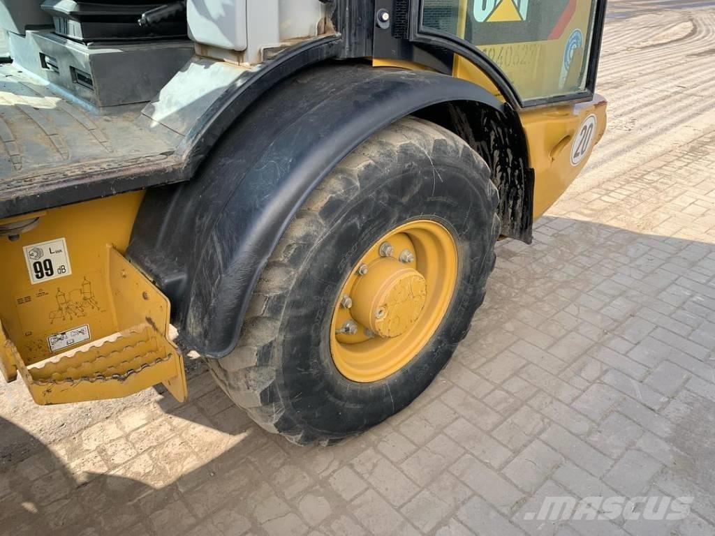 CAT 906 Pyöräkuormaajat
