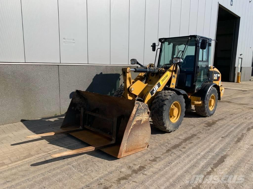 CAT 906 Pyöräkuormaajat