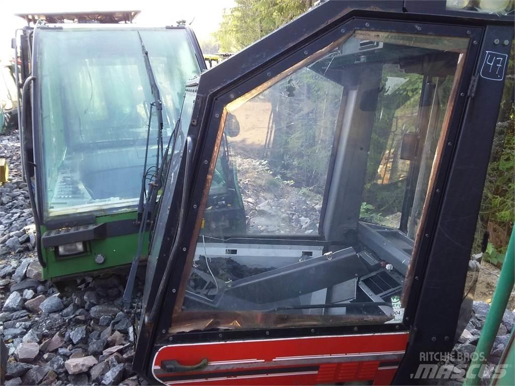 Valmet 901 Ohjaamo ja sisusta