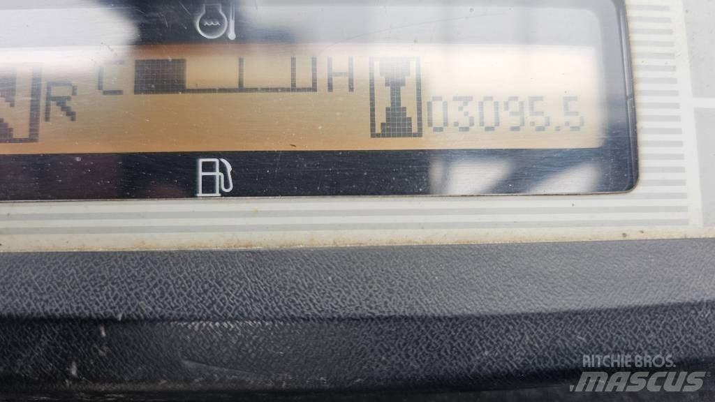 Nissan UG1D2A32LQ Nestekaasutrukit