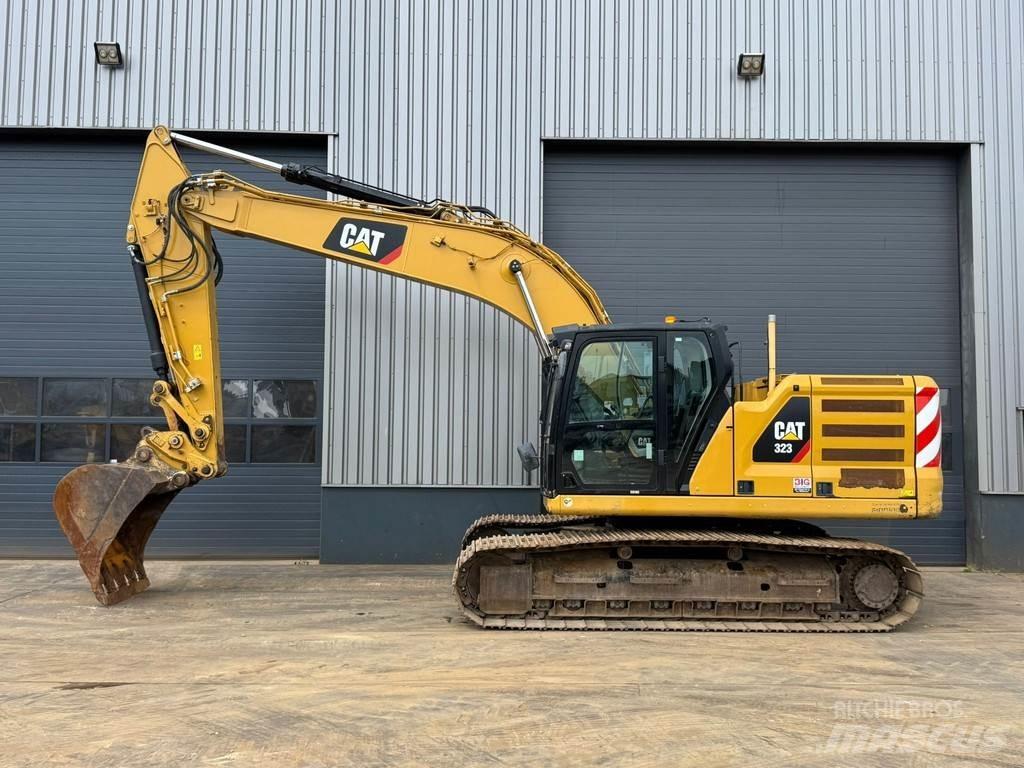 CAT 323 Telakaivukoneet